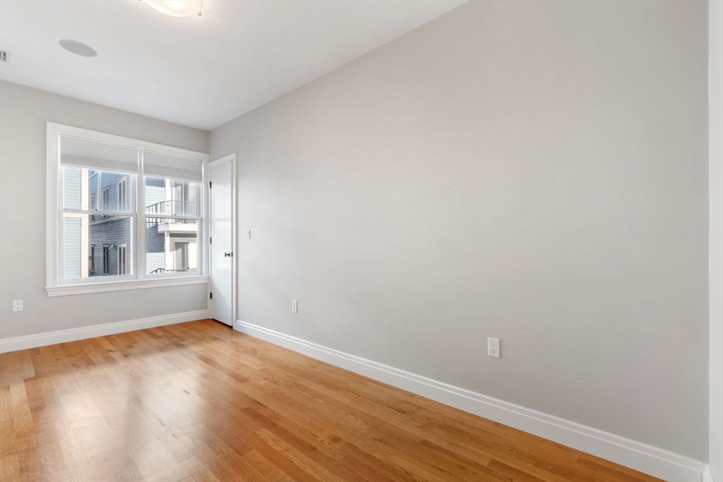 637 East 1st St # 103