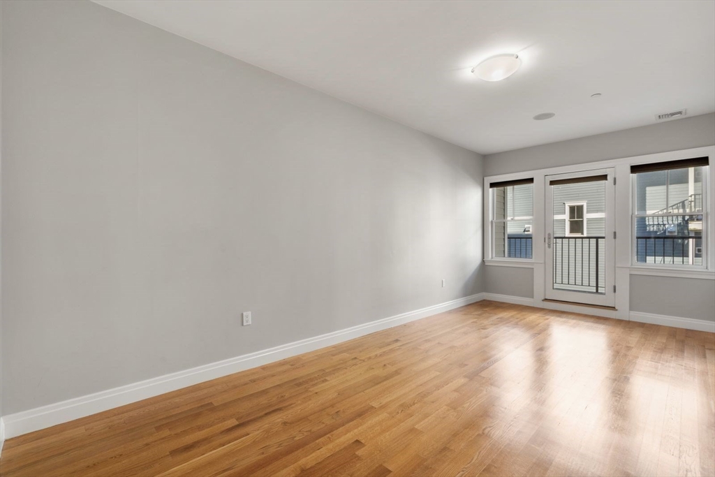 637 East 1st St # 103