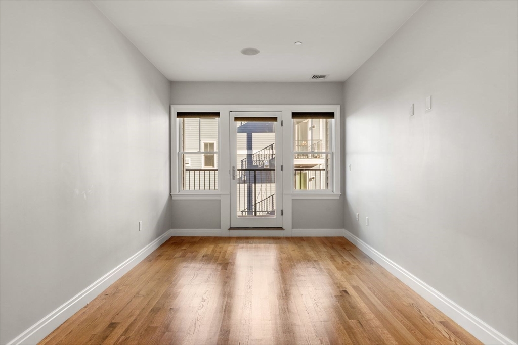 637 East 1st St # 103