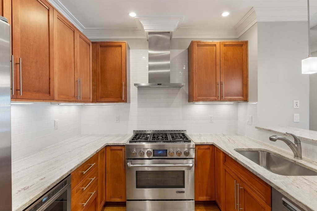 637 East 1st St # 103