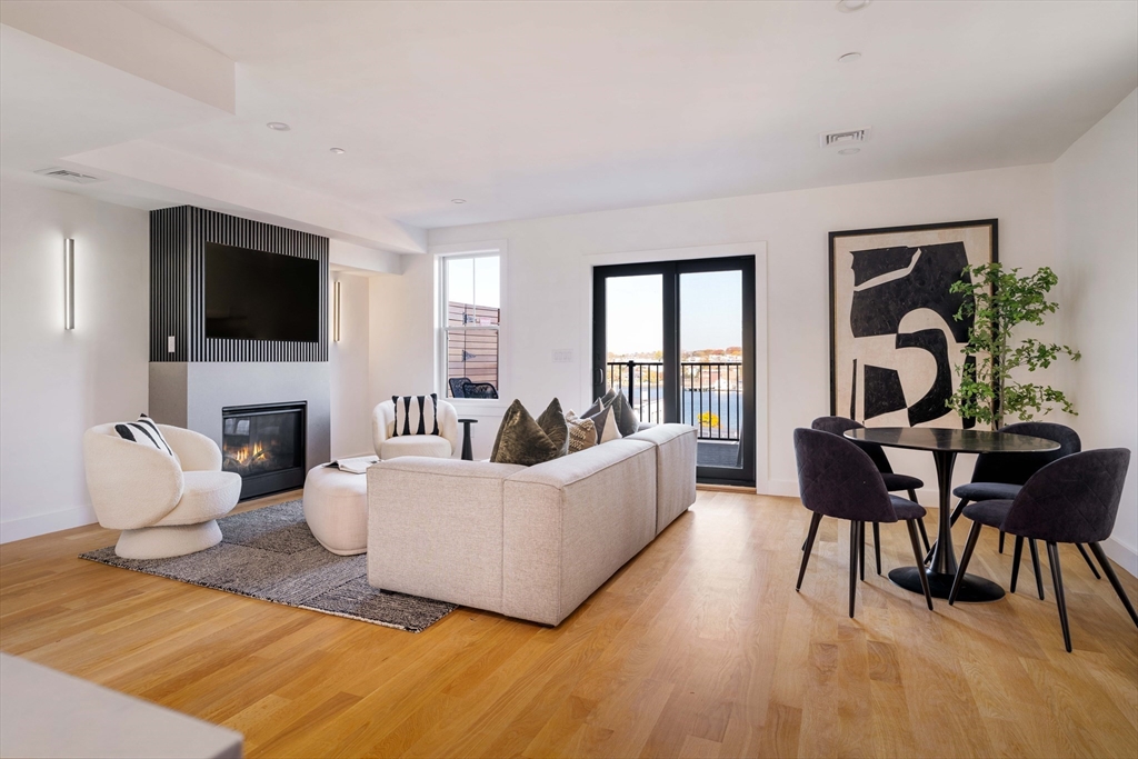 272 East Eagle St # 4