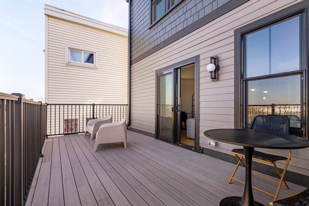 272 East Eagle St # 4