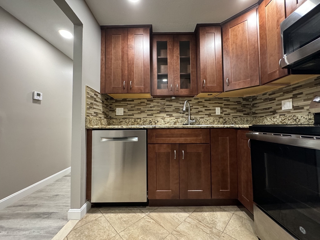 5 Colonial Drive Bldg B5 # 8