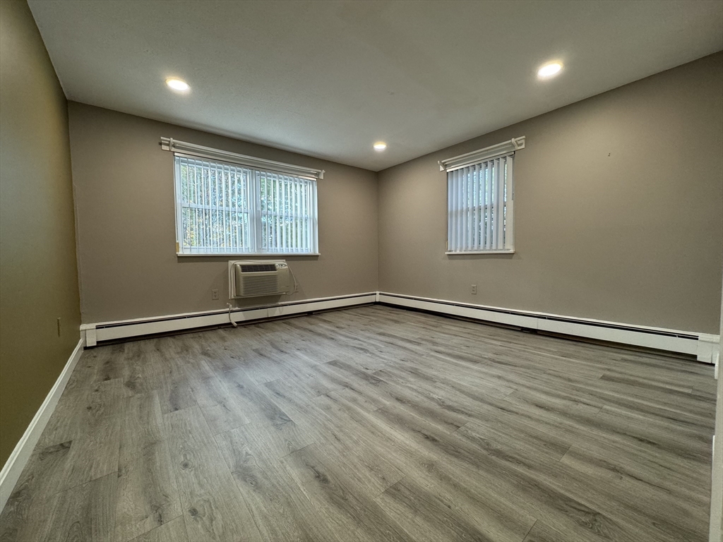 5 Colonial Drive Bldg B5 # 8