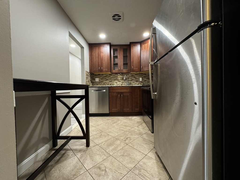 5 Colonial Drive Bldg B5 # 8