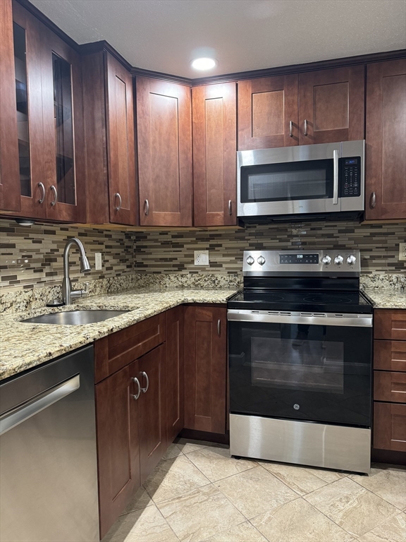 5 Colonial Drive Bldg B5 # 8