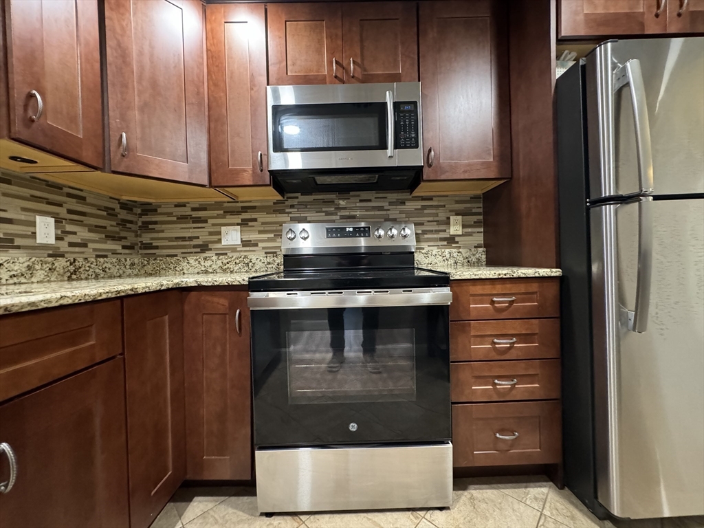 5 Colonial Drive Bldg B5 # 8