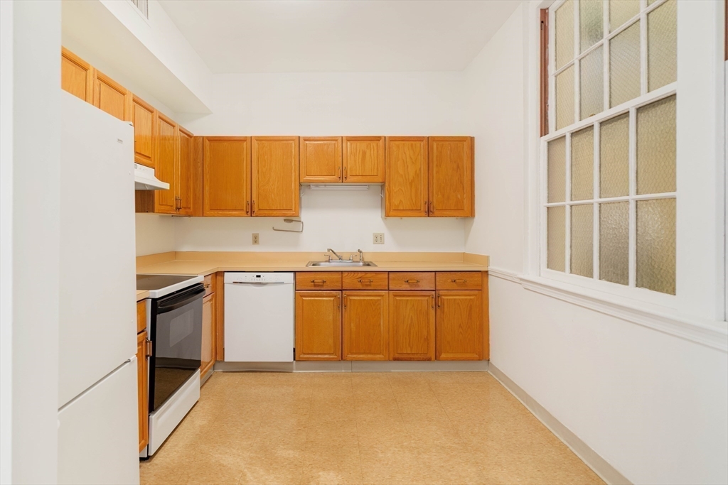 1475 Massachusetts Ave. # 352