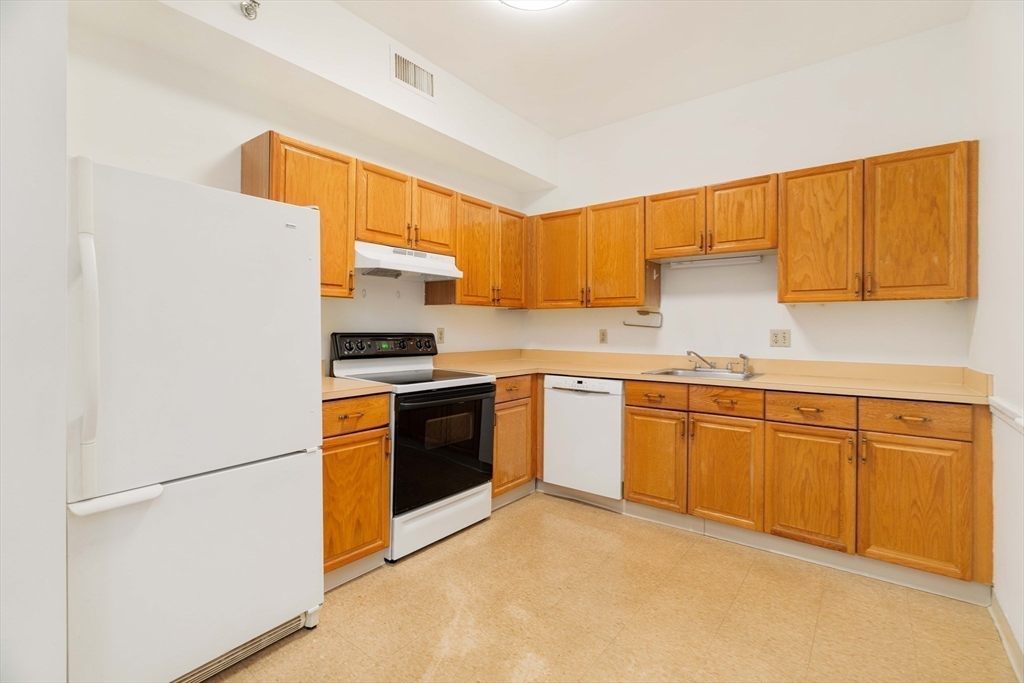 1475 Massachusetts Ave. # 352