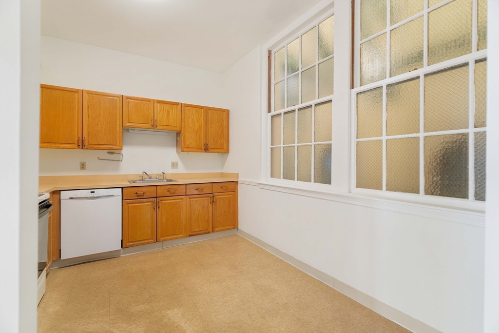 1475 Massachusetts Ave. # 352