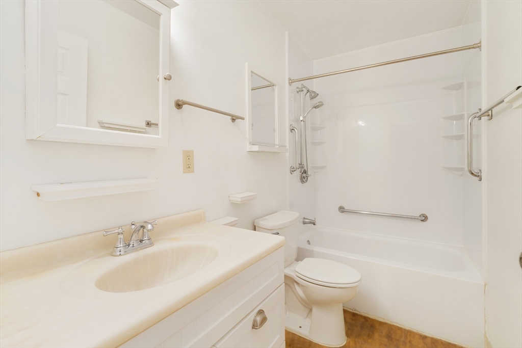 1475 Massachusetts Ave. # 352