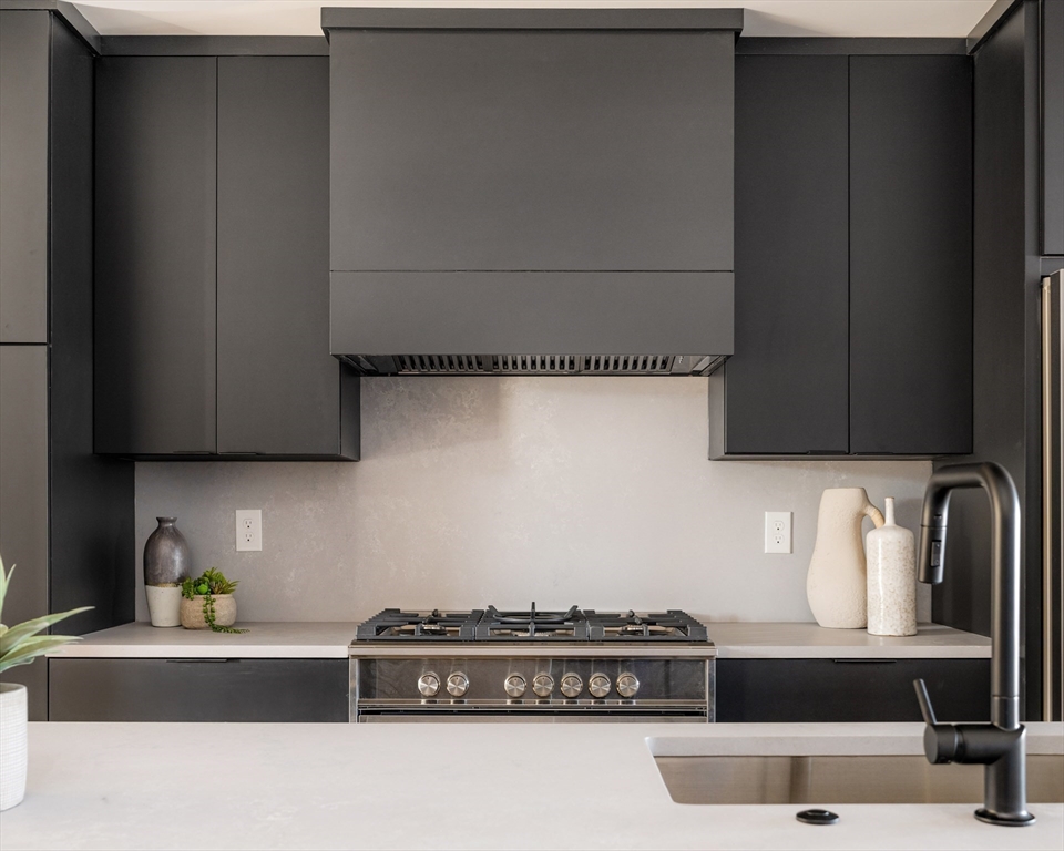 272 East Eagle St # 5