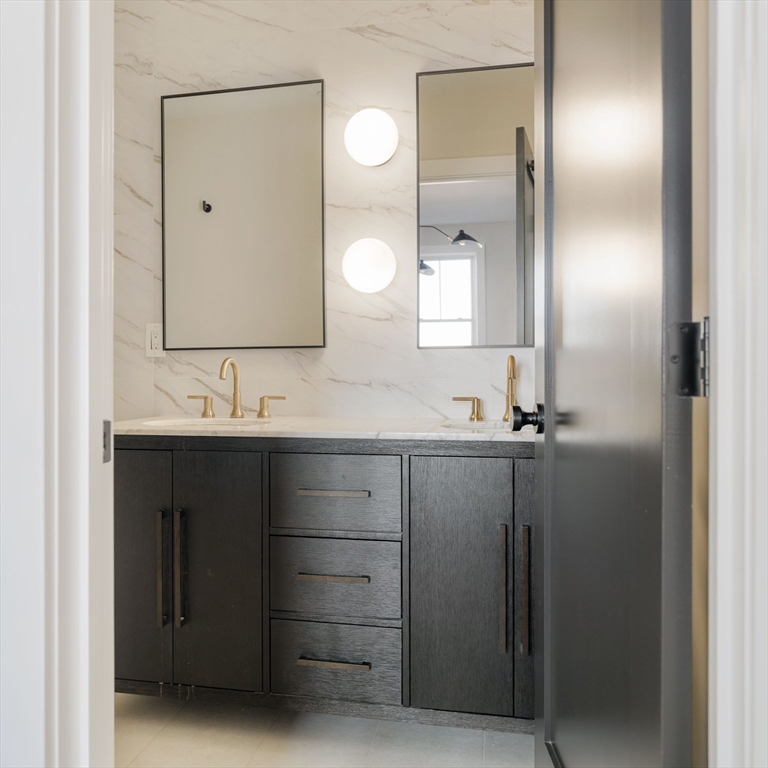 272 East Eagle St # 5