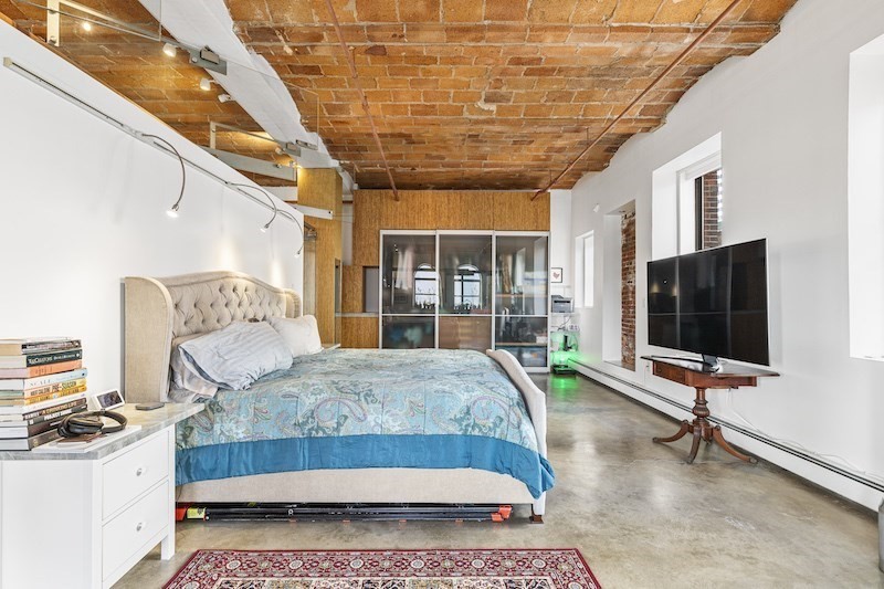 717 Atlantic Ave # 7B