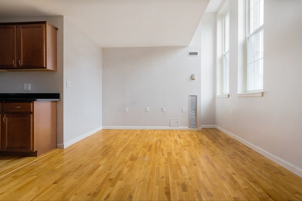 20 Daniels # 316 Unit: #316