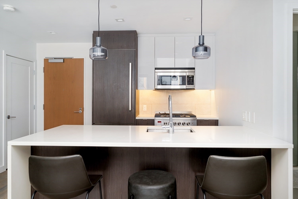 375 Canal St Unit: PH203