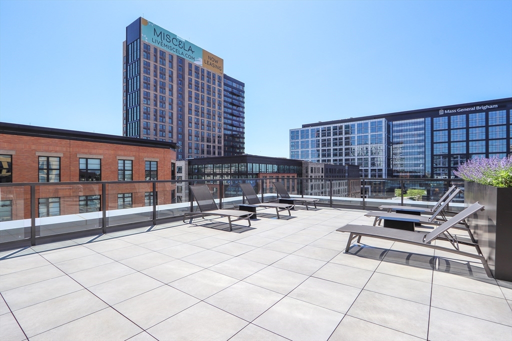 375 Canal St Unit: PH203