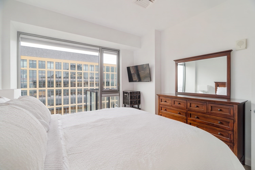 375 Canal St Unit: PH203