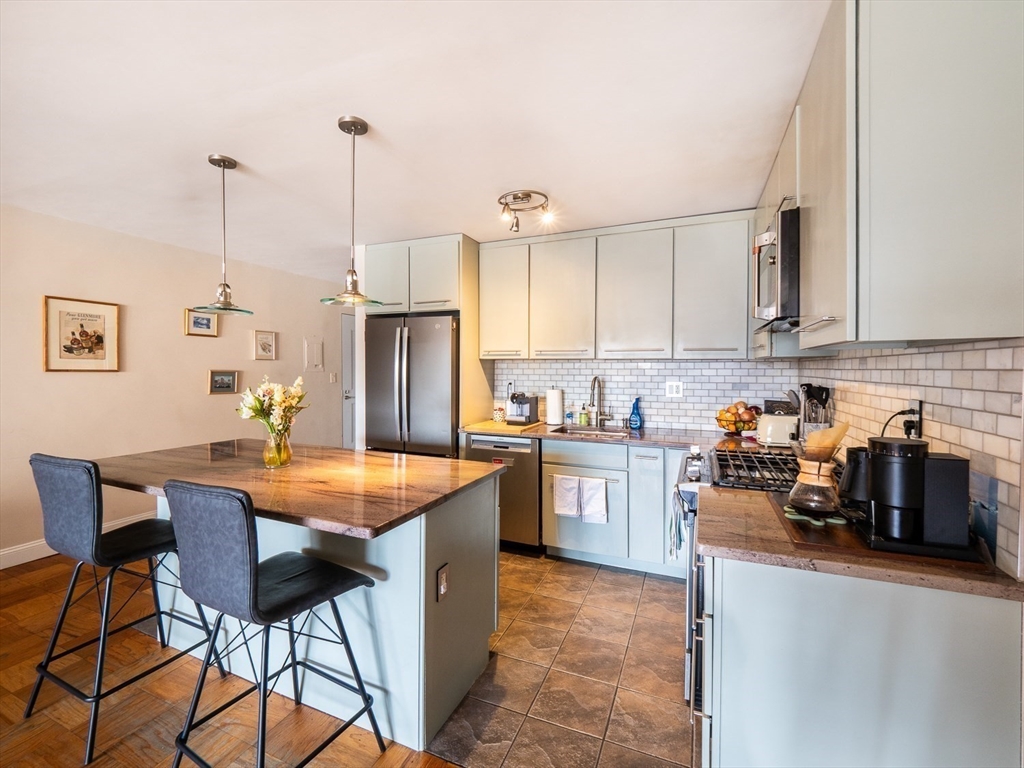 8 Whittier Place # 6C