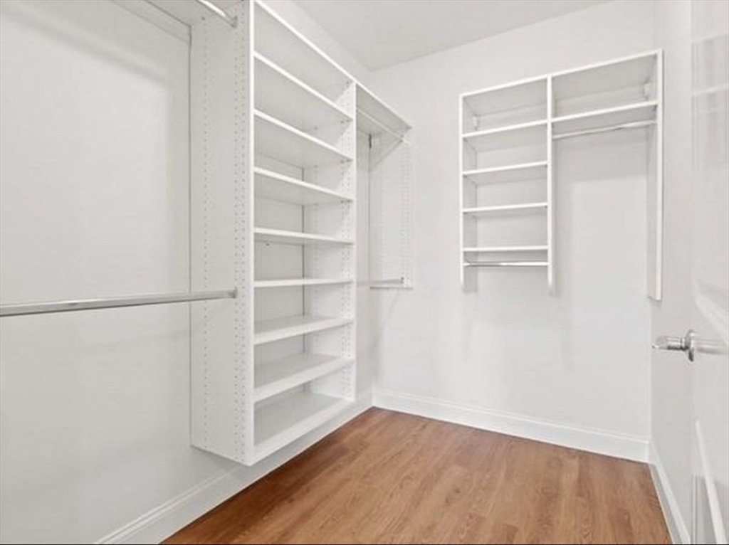 320 Middlesex Ave # A102