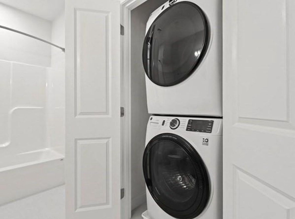 320 Middlesex Ave # A102