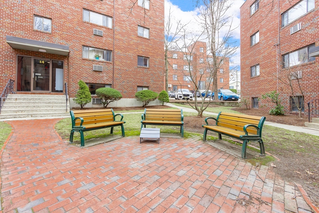 14 Riverside St # 1 Unit: 3-1