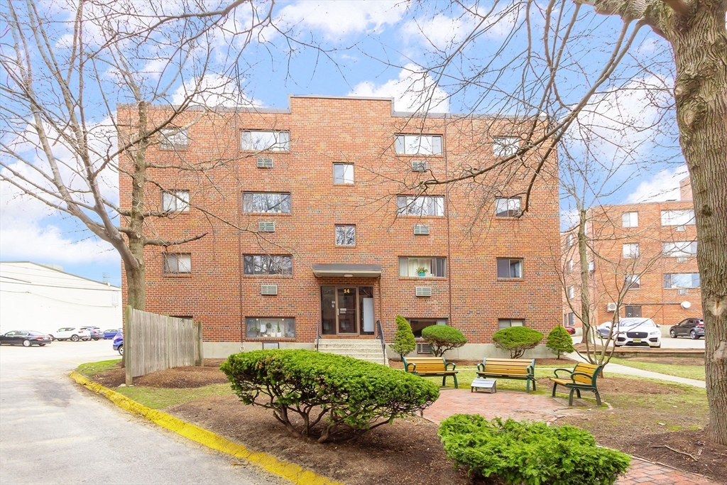 14 Riverside St # 1 Unit: 3-1