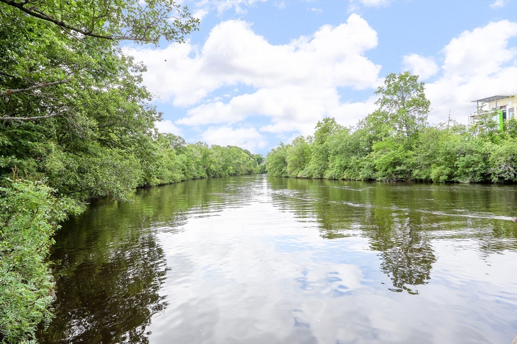 14 Riverside St # 1 Unit: 3-1