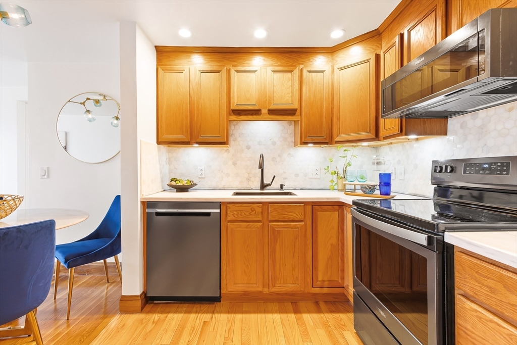 14 Riverside St # 1 Unit: 3-1