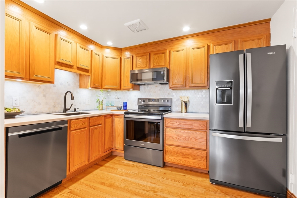 14 Riverside St # 1 Unit: 3-1