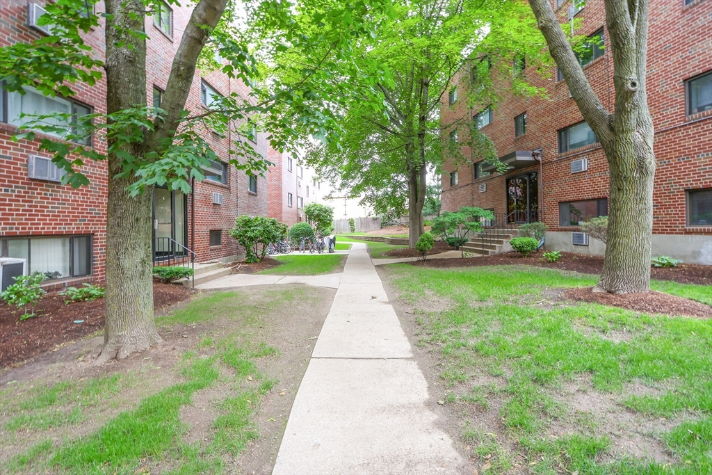 14 Riverside St # 1 Unit: 3-1