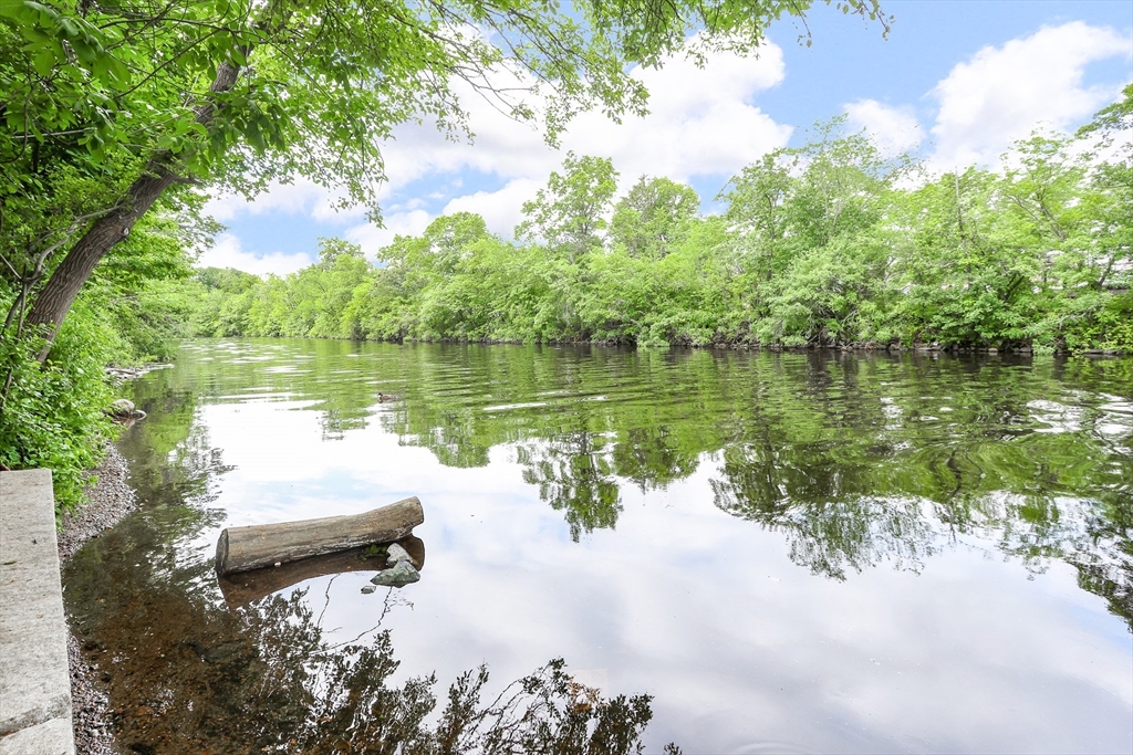 14 Riverside St # 1 Unit: 3-1