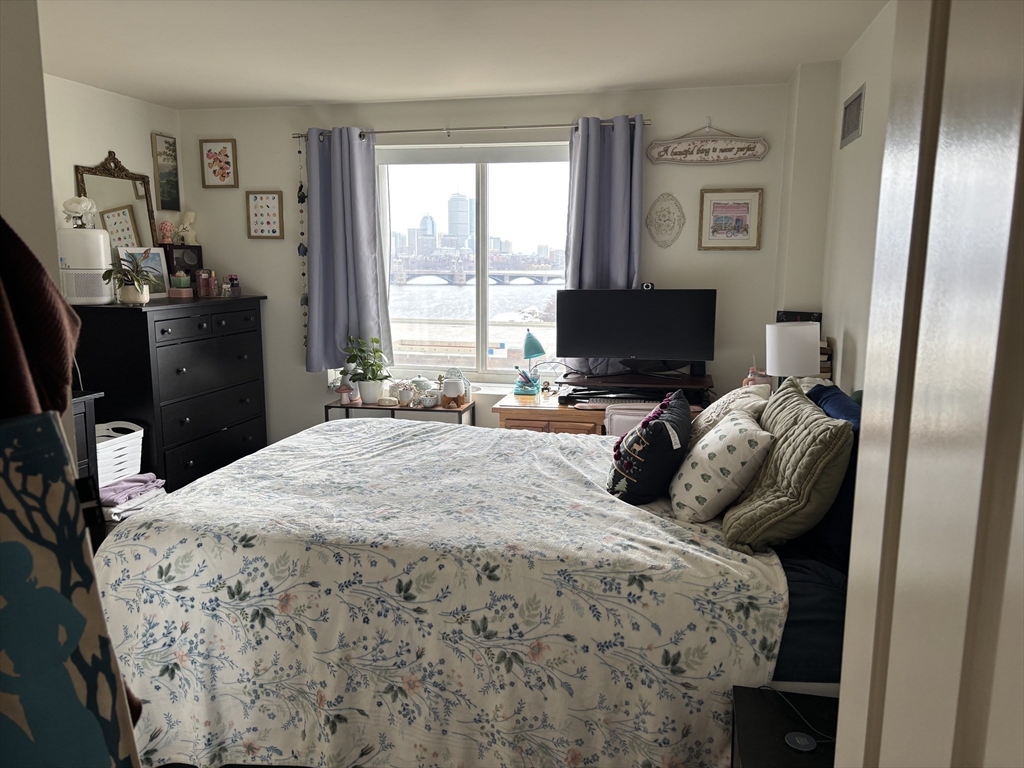 8-12 Museum Way # 1307