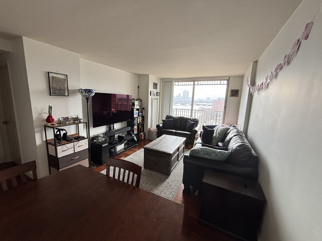 8-12 Museum Way # 1307