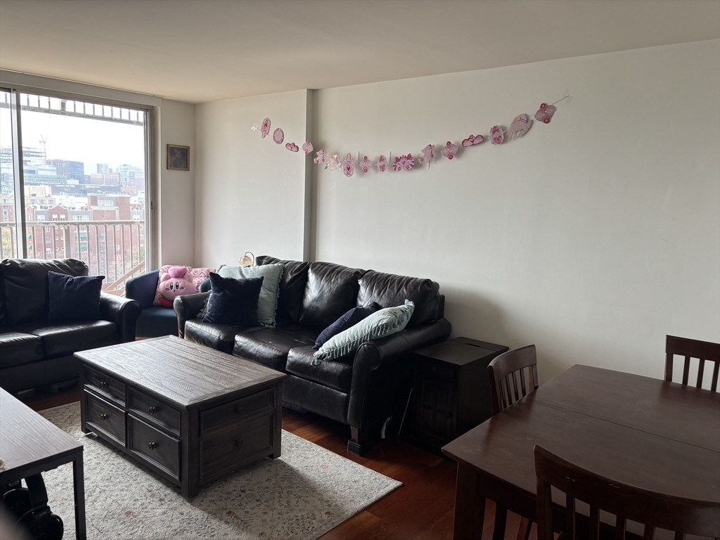 8-12 Museum Way # 1307