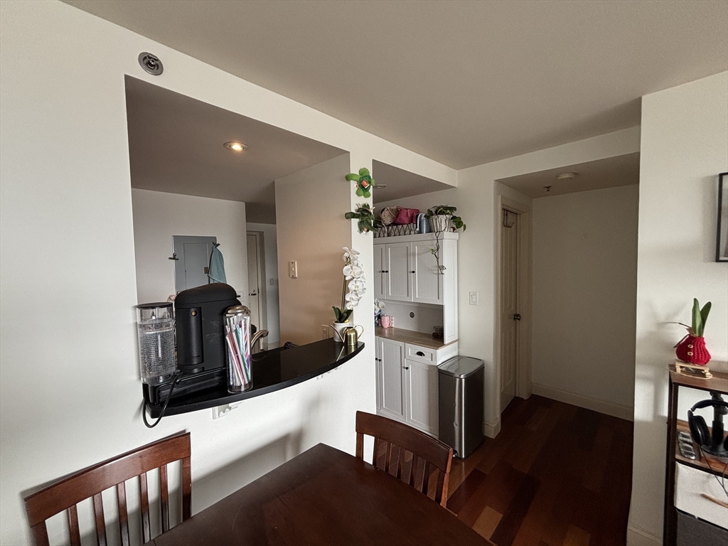 8-12 Museum Way # 1307