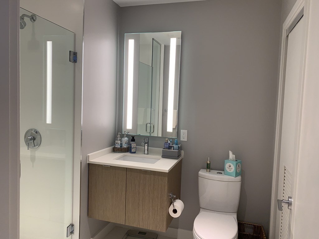 375 Canal Street # 808