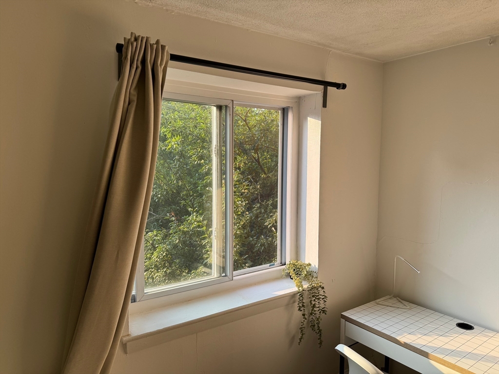 20 Radcliffe Road # 302