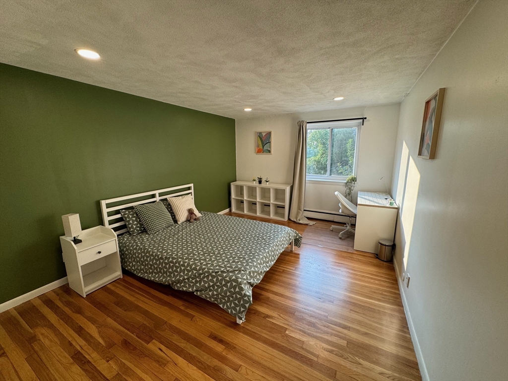 20 Radcliffe Road # 302