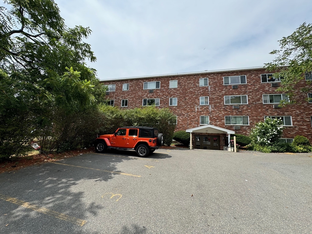 20 Radcliffe Road # 302