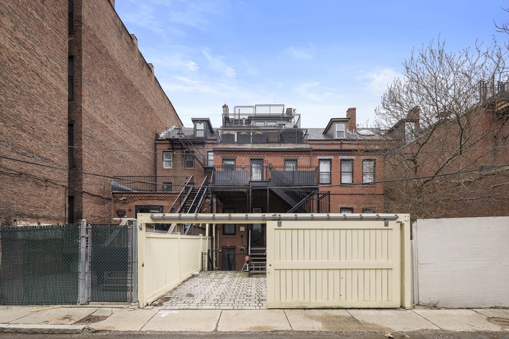 427 Shawmut Ave # 3