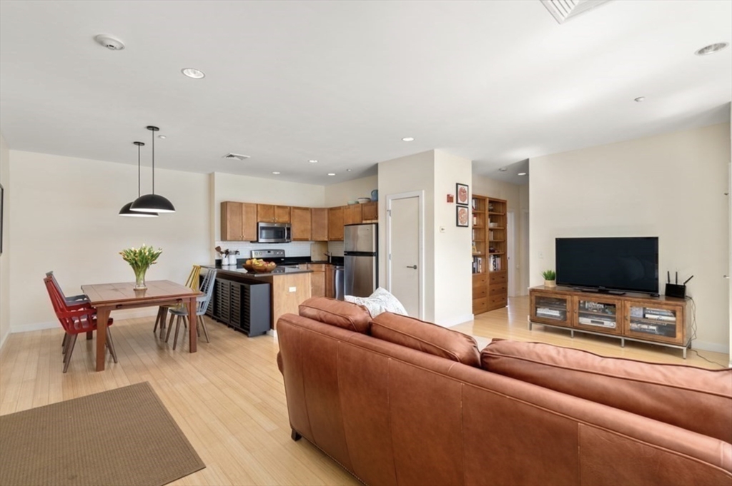 99 Chestnut Hill Ave # 321