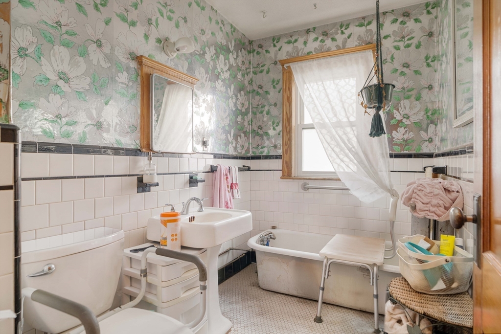 42-44 Ten Hills Road