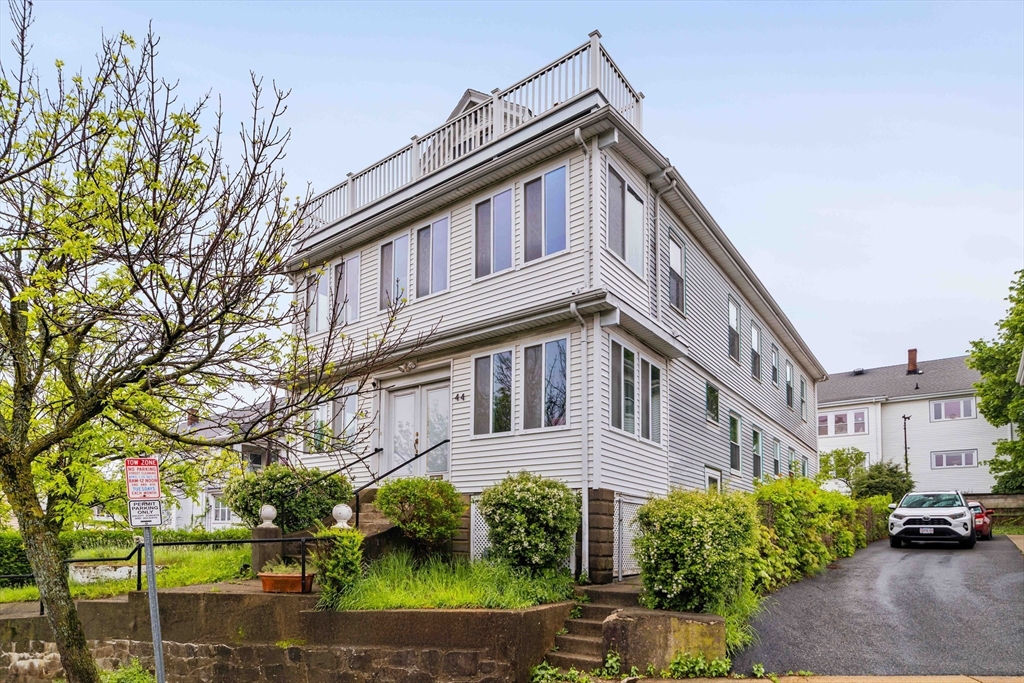 42-44 Ten Hills Road