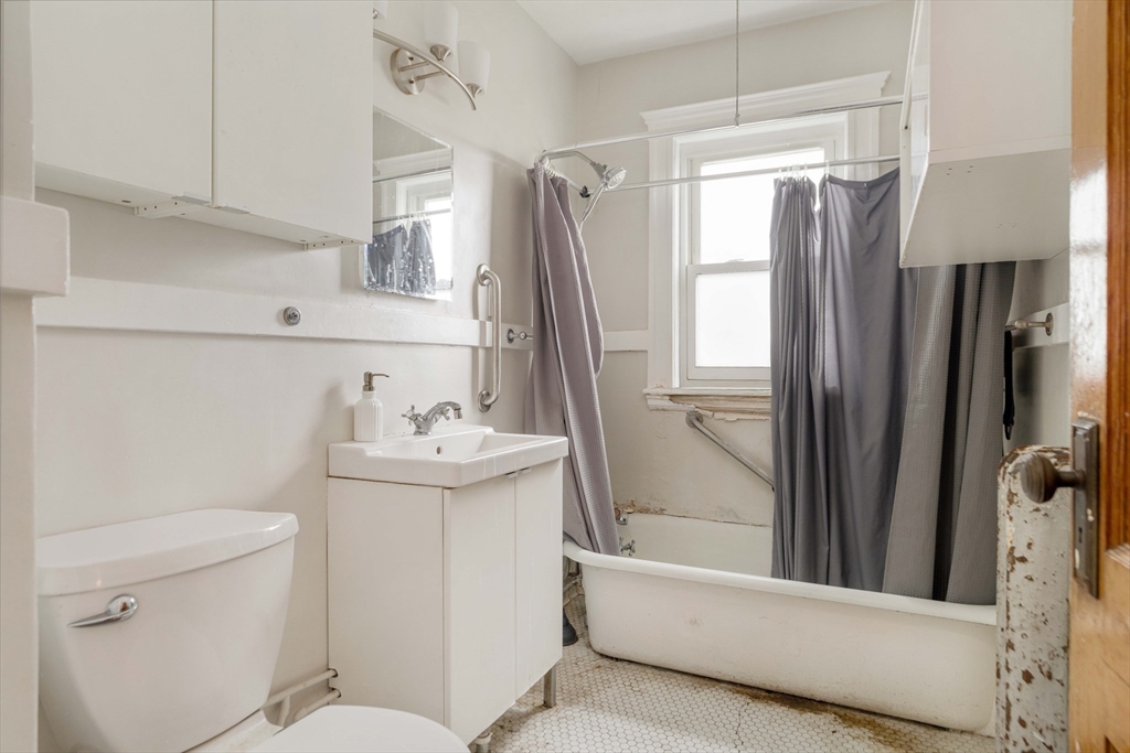 42-44 Ten Hills Road