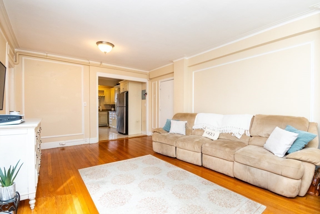 1450 Beacon St # 603