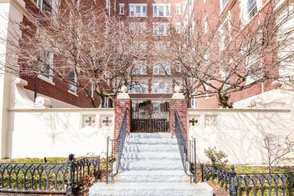 1450 Beacon St # 603