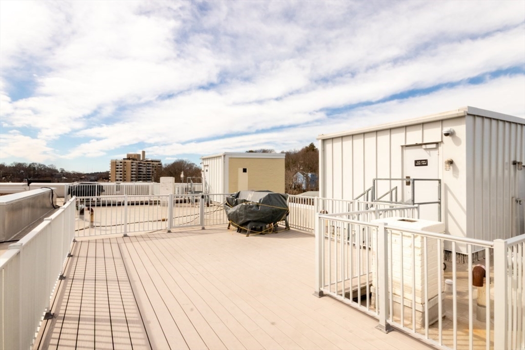 1450 Beacon St # 603