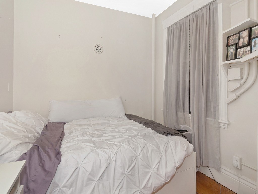 35 Queensberry St. # 10