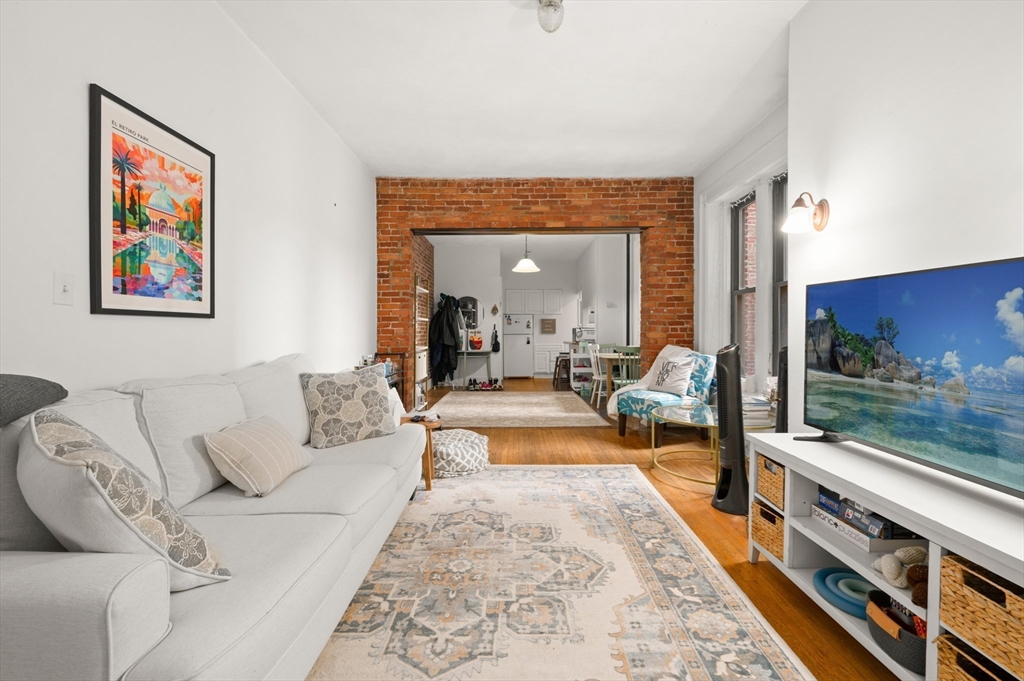 293-295 Commonwealth Ave. # 3B